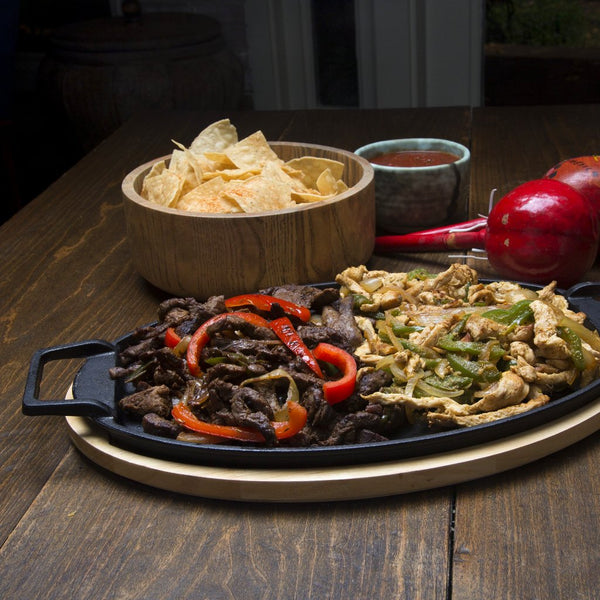 Mexican Fiesta FAJITA SIZZLER SET. Cast iron skillet/wicker trivet